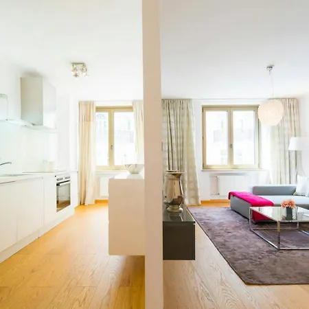 Taianomainen Arktinen Unelmakoti Rovaniemen Sydamessa Lahella Lapin Luontoa Apartment